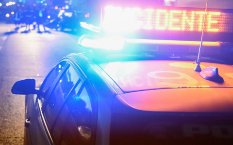 Anziano bloccato in auto provoca danni a Viterbo