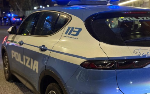 Pistola rinvenuta nel contatore del comandante della polizia locale di Viterbo
