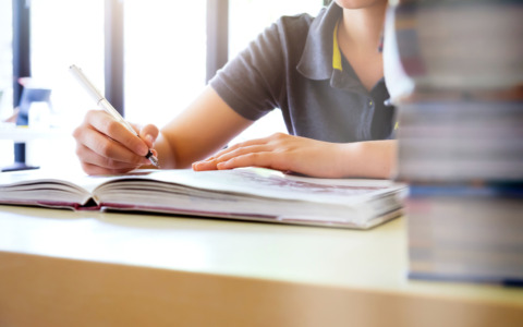 Università della Tuscia: occupazione e stipendi in crescita per i laureati